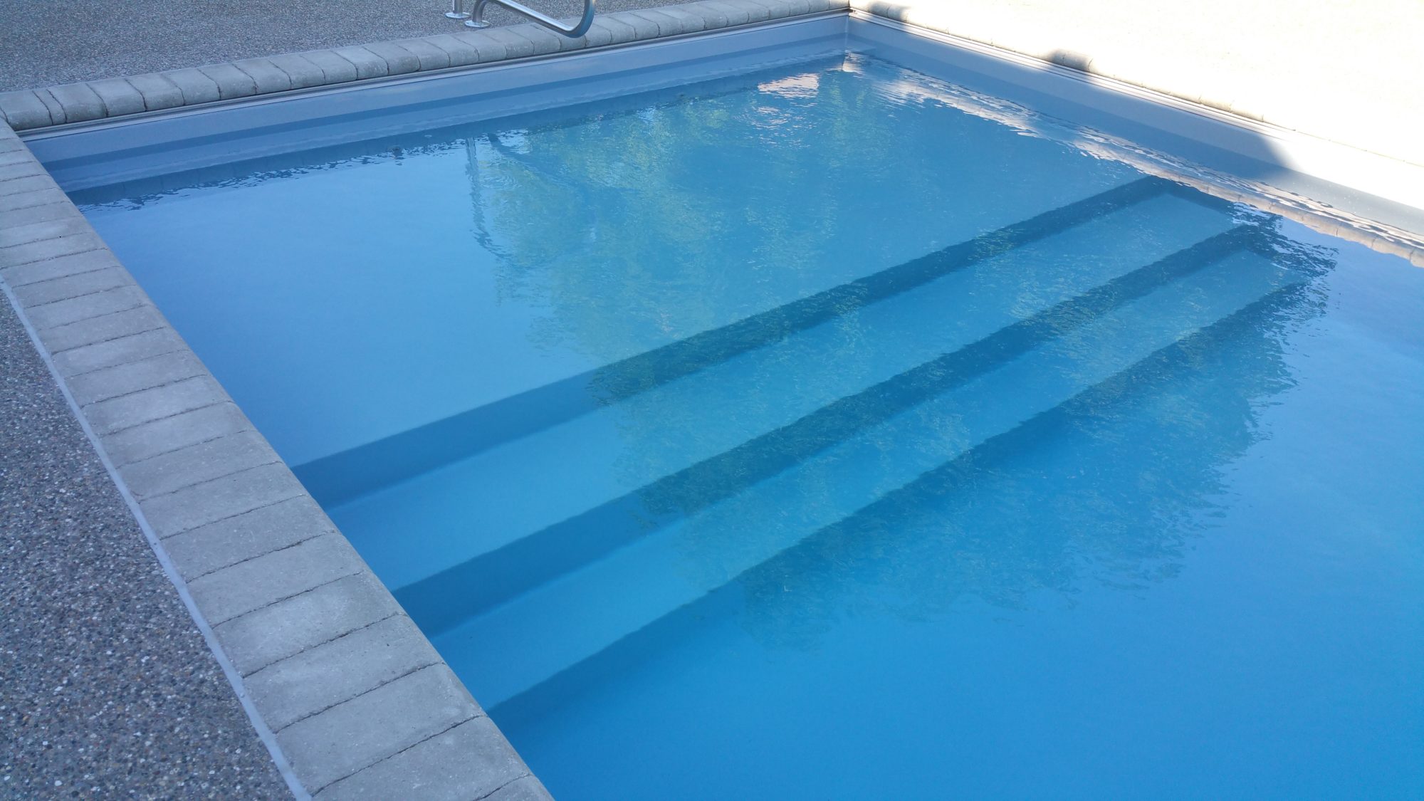 Leisure fiberglass pool. 48380