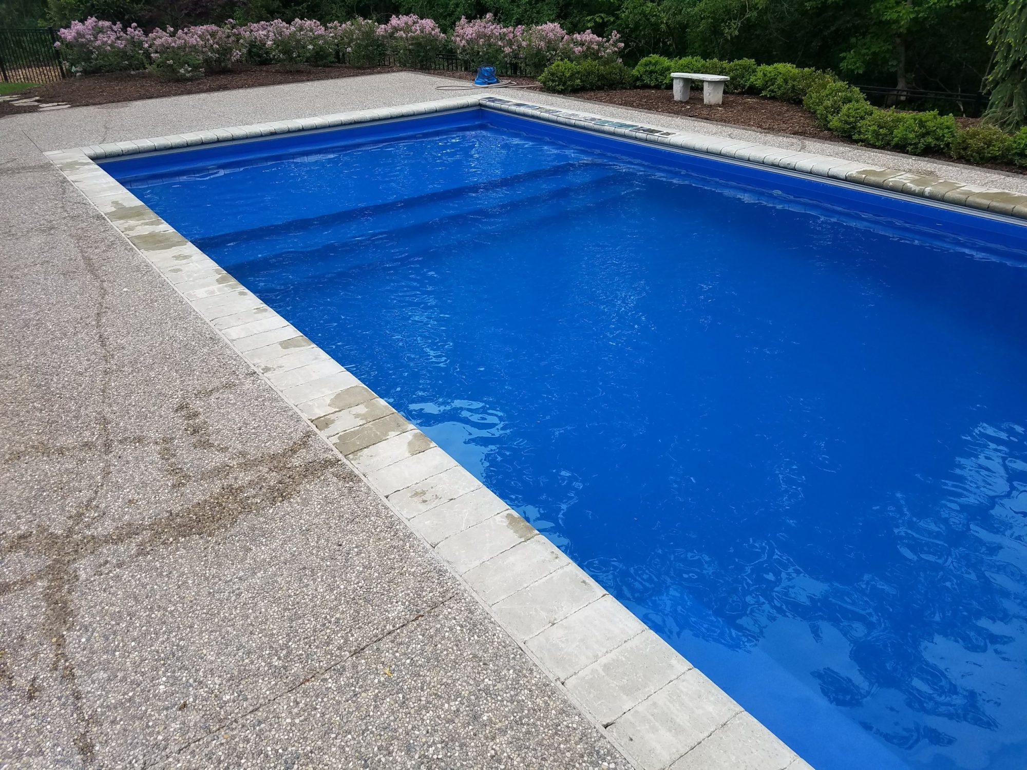 Understanding Gelcoat Surfaces In Fiberglass Pools