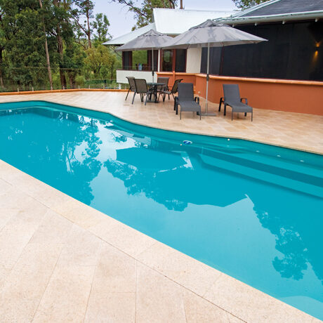 Fiberglass pool 48380